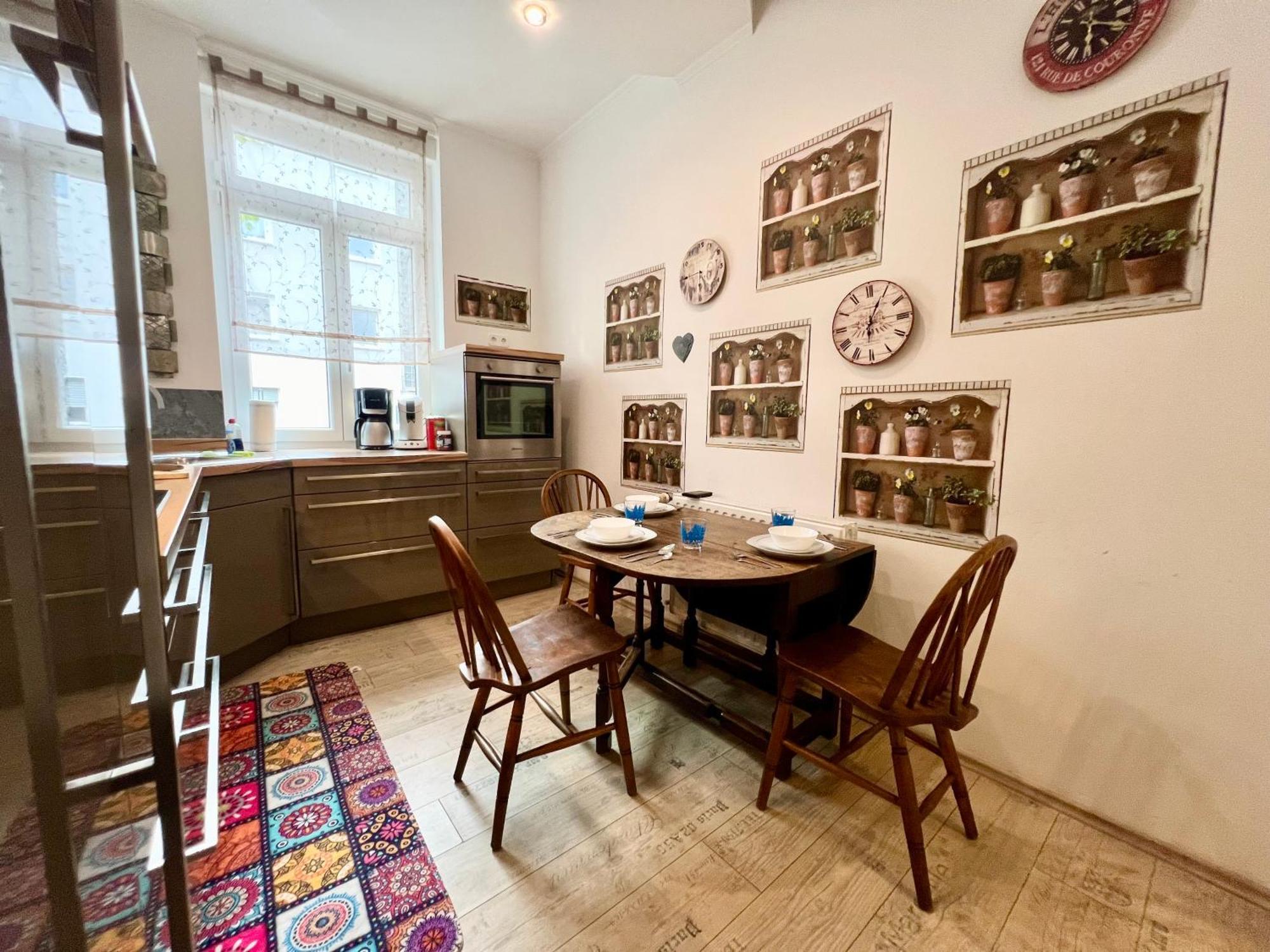 Apartment Paris Fuer 4 Mit Kueche Und Wifi Essen