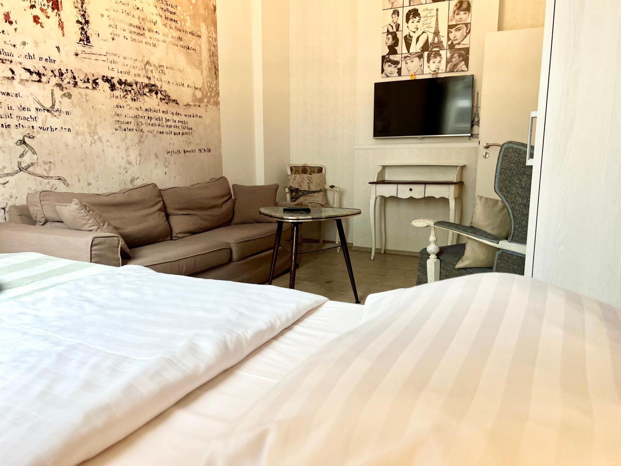 Apartment Paris Fuer 4 Mit Kueche Und Wifi