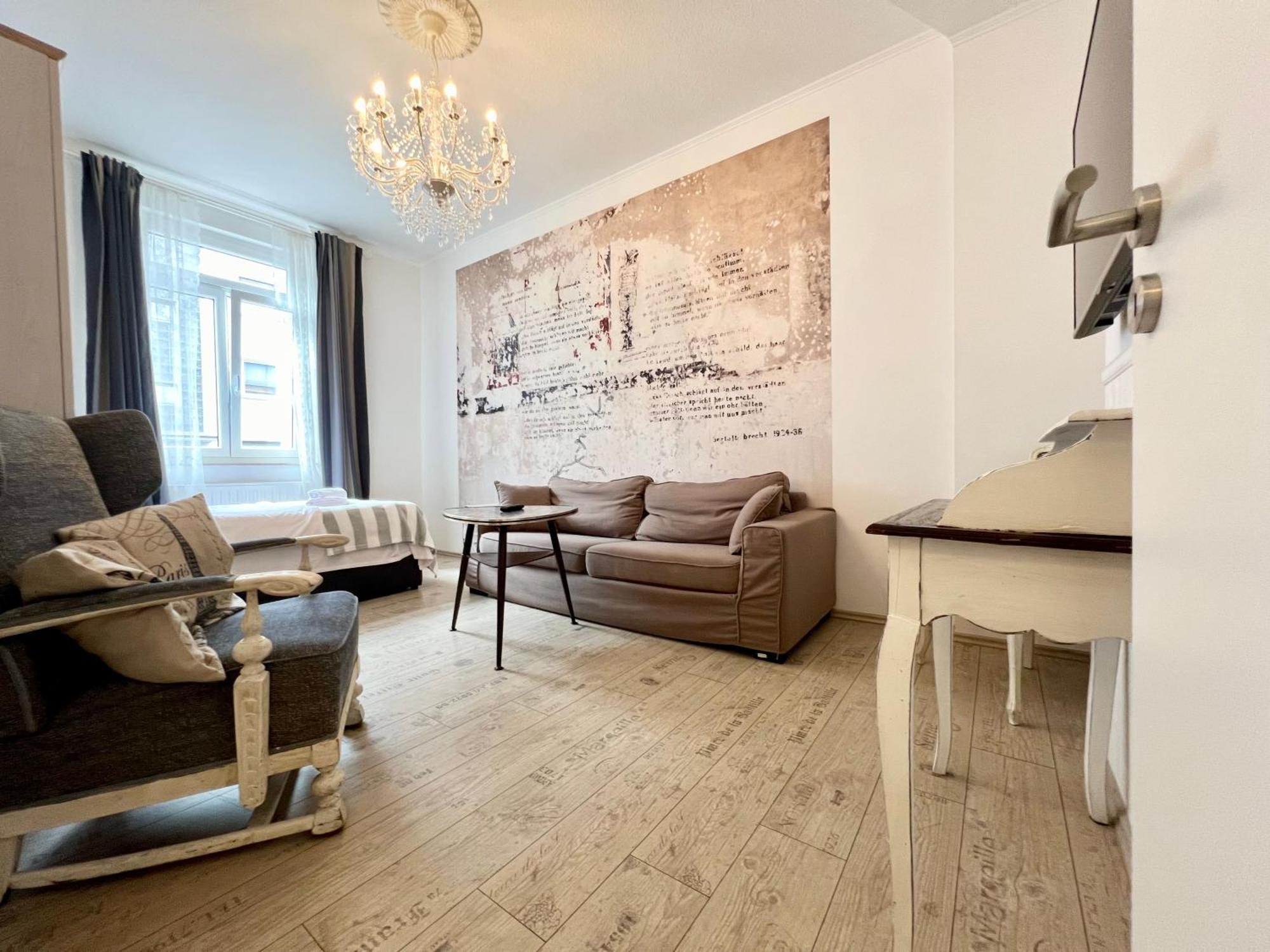 Apartment Paris Fuer 4 Mit Kueche Und Wifi Essen